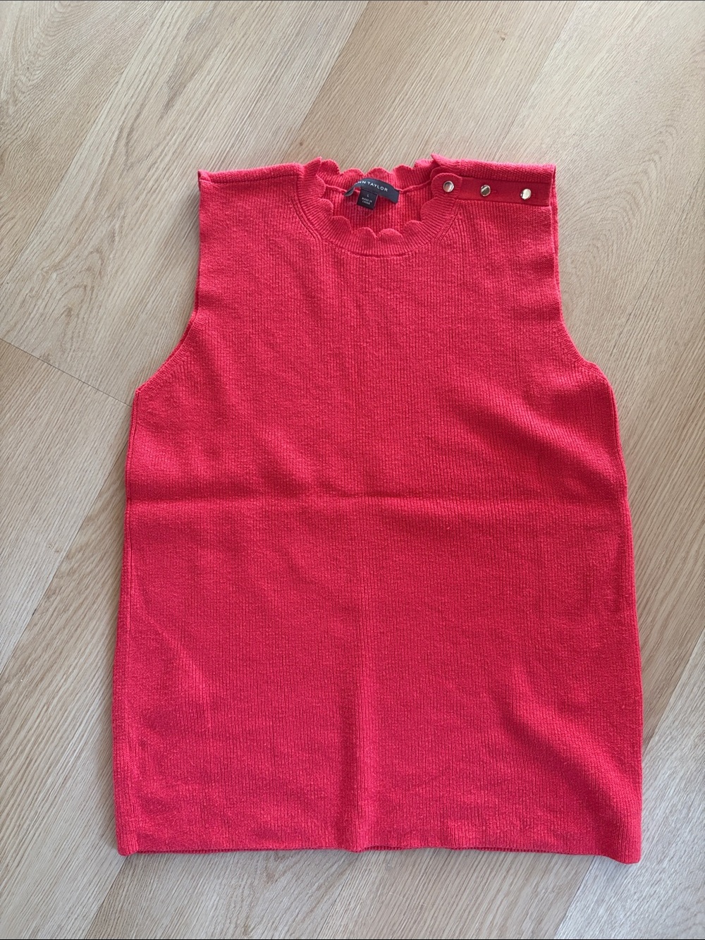 Ann Taylor Coral/Pink Sleeveless Knit Tank with Scalloped Neck